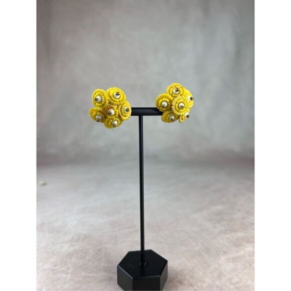 Vintage 1950s 1960s Flower Power Screwback Earrings - Picture 3 of 7